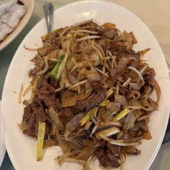 Hong Kong Kitchen & Dim Sum - Stir fried beef chow fun - Cantonese Near Me - San Diego, California Hong Kong Kitchen & Dim Sum - Stir fried beef chow fun - Cantonese Near Me - San Diego, California