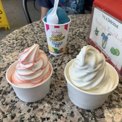 Banana Splitz - Strawberry soft serve, vanilla soft serve, & blue berry Italian ice.