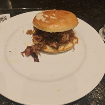 Smokey Bones Ronkonkoma - Fantastic service and food, what else could you want! - American Near Me - Ronkonkoma, New York