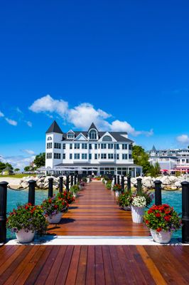 Hotel Iroquois by null