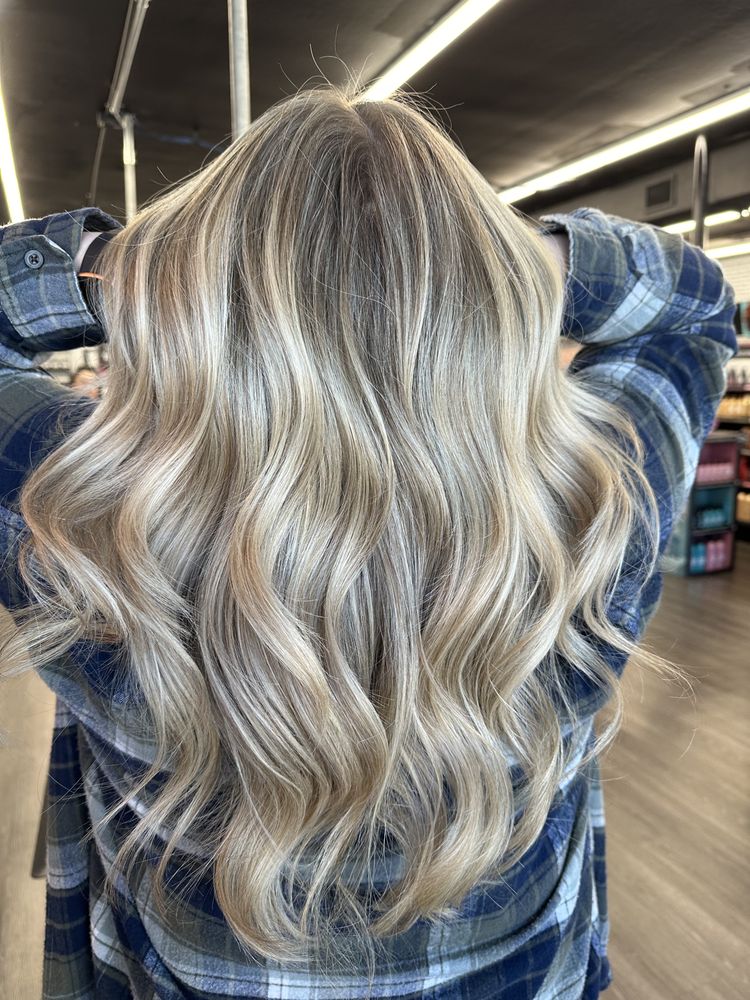 Hair By Lyssa Logo