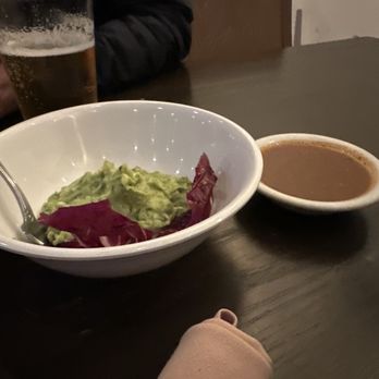 Bamboo Restaurant - Guacamole and chips - Bars Near Me - Los Angeles, California