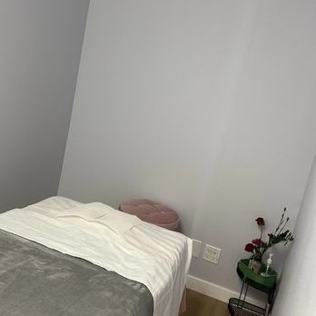 Summer Shine Massage - Couch for massage - Massage Near Me - Carnation, Washington Summer Shine Massage - Couch for massage - Massage Near Me - Carnation, Washington