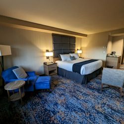 Spirit Mountain Hotel - Large, modern room