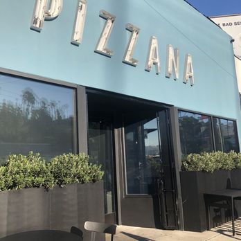 Pizzana Silver Lake - Outside sitting area - Pizza Near Me - Los Angeles, California