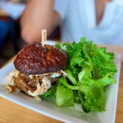 Garden Grille - Black bean mushroom burger