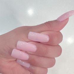 Ivy Nail Salon - Pretty in pink