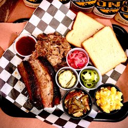 B-ONE BBQ - Brisket/Pulled Pork Plate