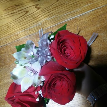 Bolsa Florist - Corsage - Florists Near Me - Westminster, California Bolsa Florist - Corsage - Florists Near Me - Westminster, California
