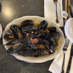 Linguine's Italian Eatery - Fresh Maine Mussels