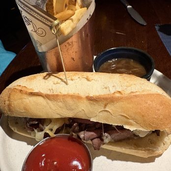 The Independent - French onion French dip - Cocktail Bars Near Me - New York, New York