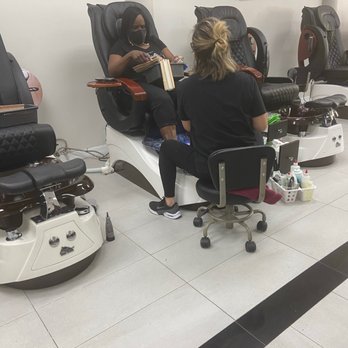 Dj Nails - There is Jasmine - doing her magic!!! - Nail Salons Near Me - Miramar, Florida