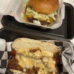 The Hitchin Kitchen - Cheeseburger with everything on it  and their Chili Dog with Beer Cheese