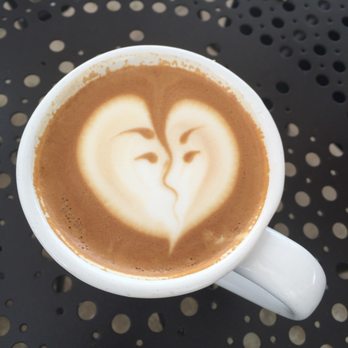 Urth Caffe - Coffee & Tea Near Me - Laguna Beach, California