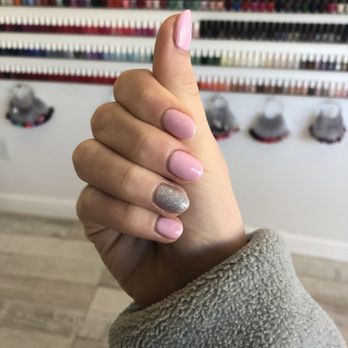 Bellacquer - Nail Salons Near Me - Brookline, Massachusetts