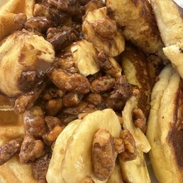 Gluten-free banana, Nutella, pecan waffles and pancakes Gluten-free banana, Nutella, pecan waffles and pancakes