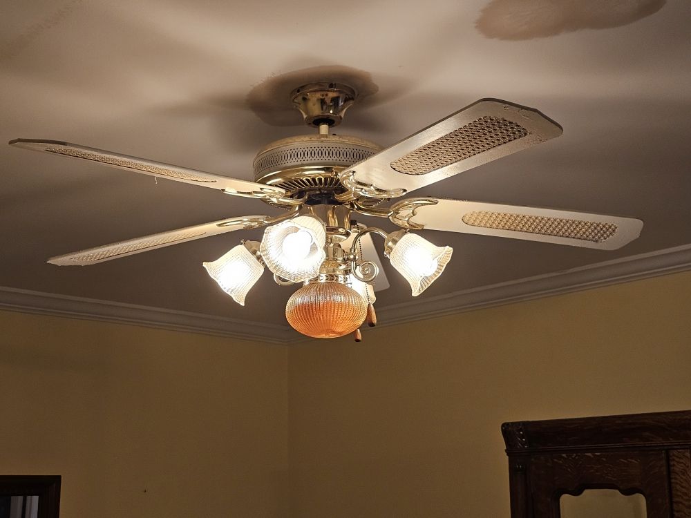 Slide of HD Restoration & Construction