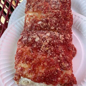 L&B Spumoni Gardens - Up close and personal - Pizza Near Me - Brooklyn, New York L&B Spumoni Gardens - Up close and personal - Pizza Near Me - Brooklyn, New York