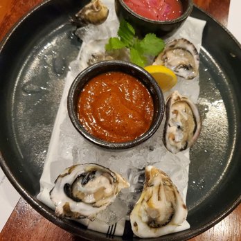 T'zunun - Half dozen kushii oysters - Cocktail Bars Near Me - Pleasant Hill, California