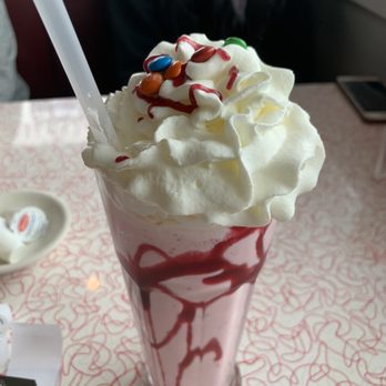Brant Rock Hop - Strawberry milkshake.. it was perfect. - Breakfast & Brunch Near Me - Marshfield, Massachusetts