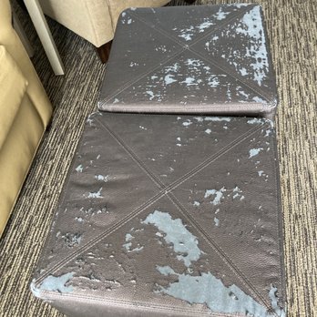 DoubleTree by Hilton Hotel Vancouver, Washington - This is what you get for $165 per night. Ragged furniture and 1980's carpet. No tissues in room. Breakfast a joke - Hotels Near Me - Vancouver, Washington DoubleTree by Hilton Hotel Vancouver, Washington - This is what you get for $165 per night. Ragged furniture and 1980's carpet. No tissues in room. Breakfast a joke - Hotels Near Me - Vancouver, Washington