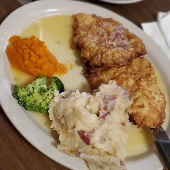 Cora's 1850 Bistro - Chicken Francaise. - American Near Me - Hawley, Pennsylvania