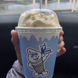 Fosters Freeze - Reeces twister