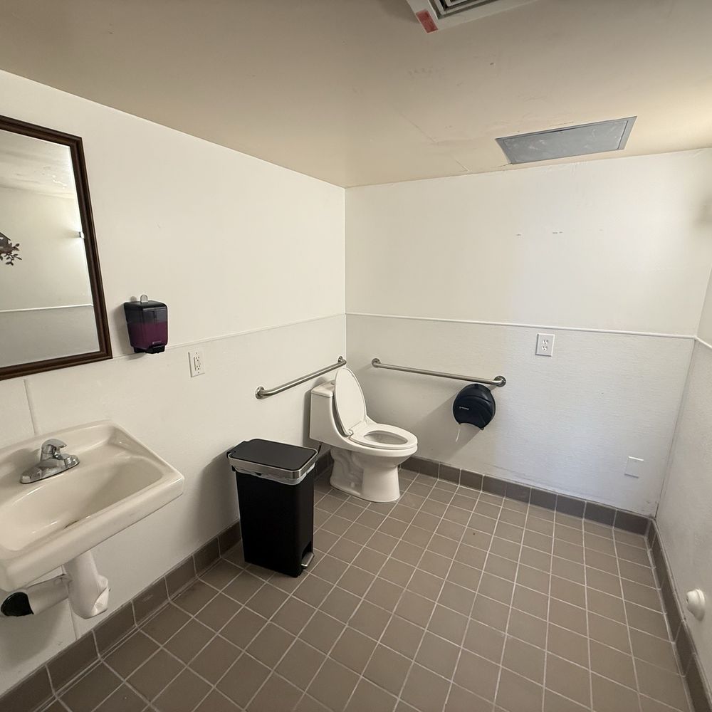 Acai Republic - Nice simple clean bathroom - Acai Bowls Near Me - Simi Valley, California