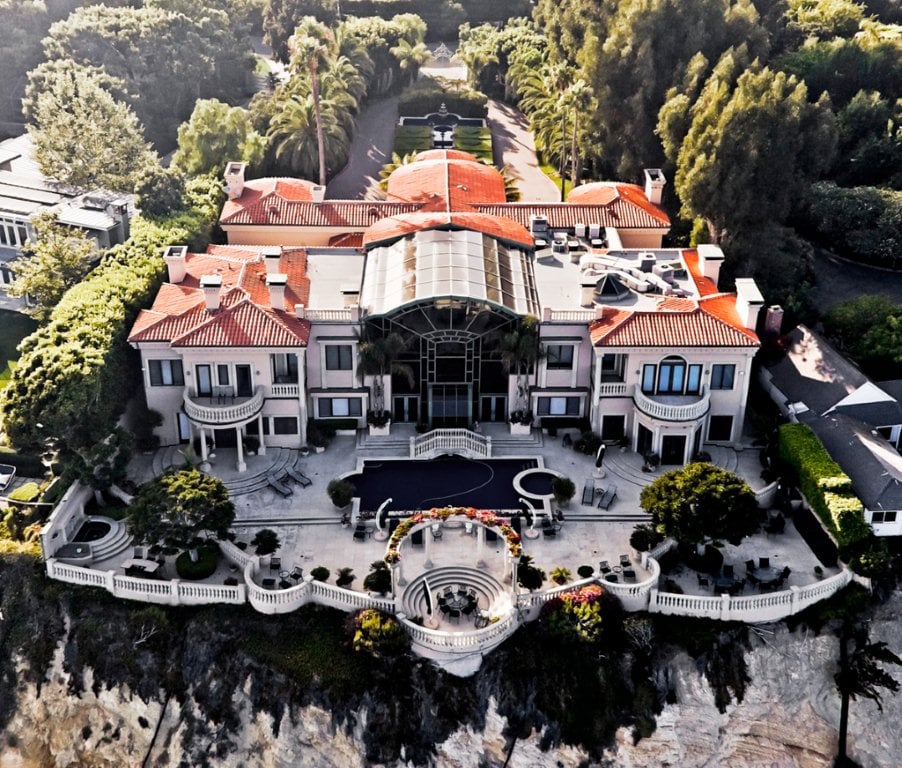 Slide of Bilt-Well Roofing