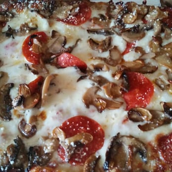 Jet's Pizza - Mmmmmm tasty :-) - Pizza Near Me - Chicago, Illinois