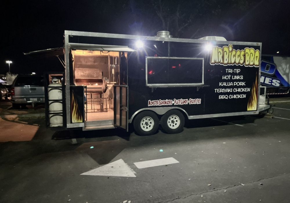 Mr.Biggs Bbq food trailer Logo