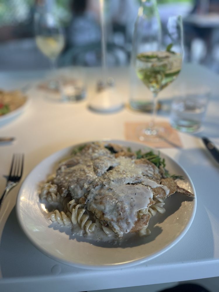 Social spots from Betty On Burke