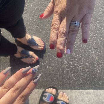 Organic Nail Lounge - Nail Salons Near Me - Perris, California