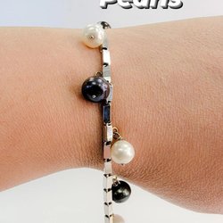 King's Jewelry and Loan - 18k white gold bar link with pearls and heart charm.