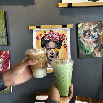 6 Grados Coffee - Iced Matcha and Honey Comb Iced Latte - Coffee & Tea Near Me - San Diego, California