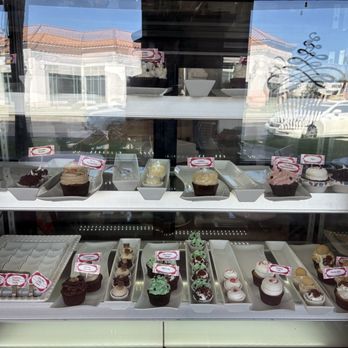 Missy's Cupcake Creations - Desserts Near Me - Ventura, California