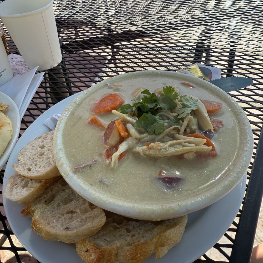 High Desert Market and Cafe - Thai coconut chicken curry - Beer, Wine & Spirits Near Me - Bisbee, Arizona