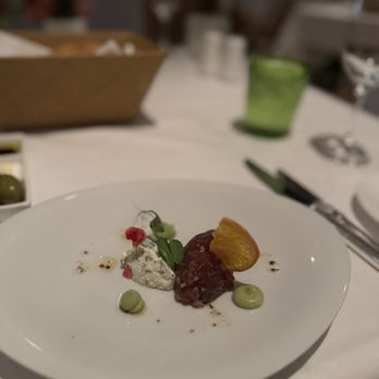 Orchids - Best tuna tartare I've ever had - Breakfast & Brunch Near Me - Honolulu, Hawaii