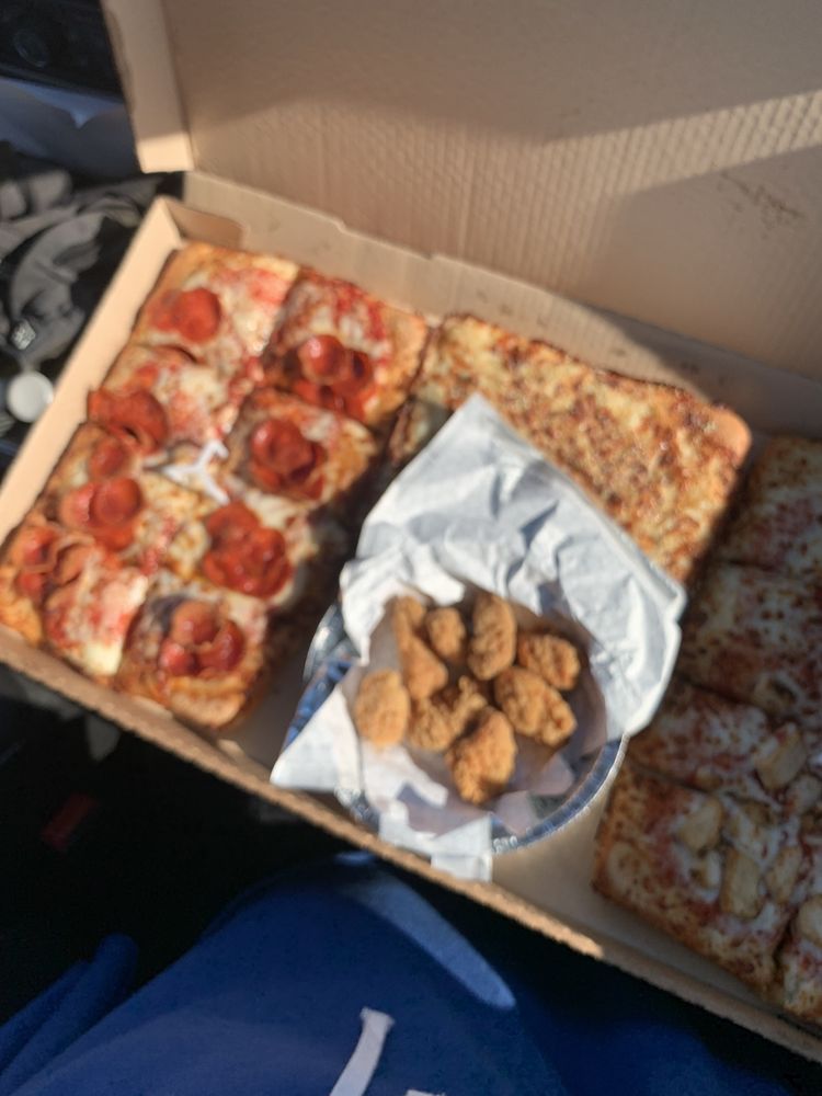 PIZZA HUT Updated September 2024 16 Reviews 160 N Cooper Dr, Henderson, North Carolina