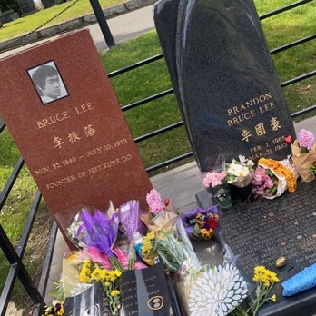 Bruce Lee and Brandon Lee Gravesite - Landmarks & Historical Buildings Near Me - Seattle, Washington Bruce Lee and Brandon Lee Gravesite - Landmarks & Historical Buildings Near Me - Seattle, Washington