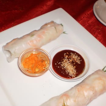 Thang Long One - (meine) Sommerrollen mit Garnelen, Mango, gehackten Erdnüssen und div. Gemüsen - Vietnamese Near Me - Hamburg, HH Thang Long One - (meine) Sommerrollen mit Garnelen, Mango, gehackten Erdnüssen und div. Gemüsen - Vietnamese Near Me - Hamburg, HH