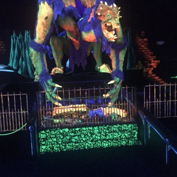 Monster Mini Golf - This creepy thing - Mini Golf Near Me - Deer Park, New York