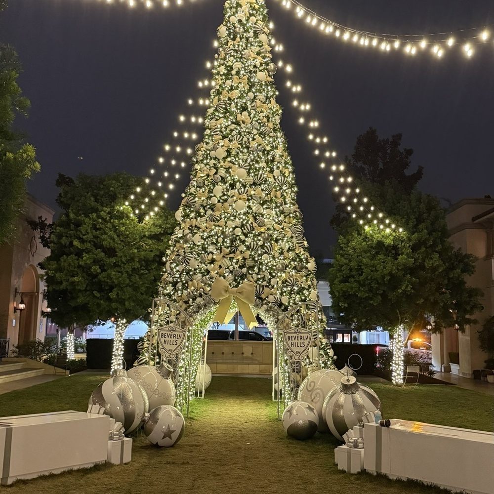 The Terrace - View of Christmas tree - New American Near Me - Beverly Hills, California The Terrace - View of Christmas tree - New American Near Me - Beverly Hills, California