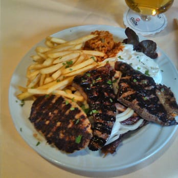 Hellas - Sokrates Teller: Suzuki, Leber, Gyros, Zwiebeln, Reis, Pommes, Zaziki - Greek Near Me - Hanover, NI Hellas - Sokrates Teller: Suzuki, Leber, Gyros, Zwiebeln, Reis, Pommes, Zaziki - Greek Near Me - Hanover, NI