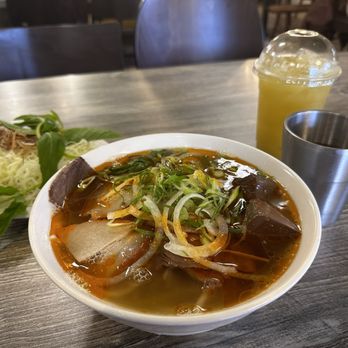 Pho Ao Sen - Vietnamese Near Me - Oakland, California