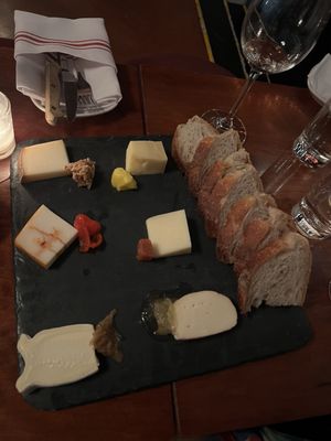 Ardesia Wine Bar by null