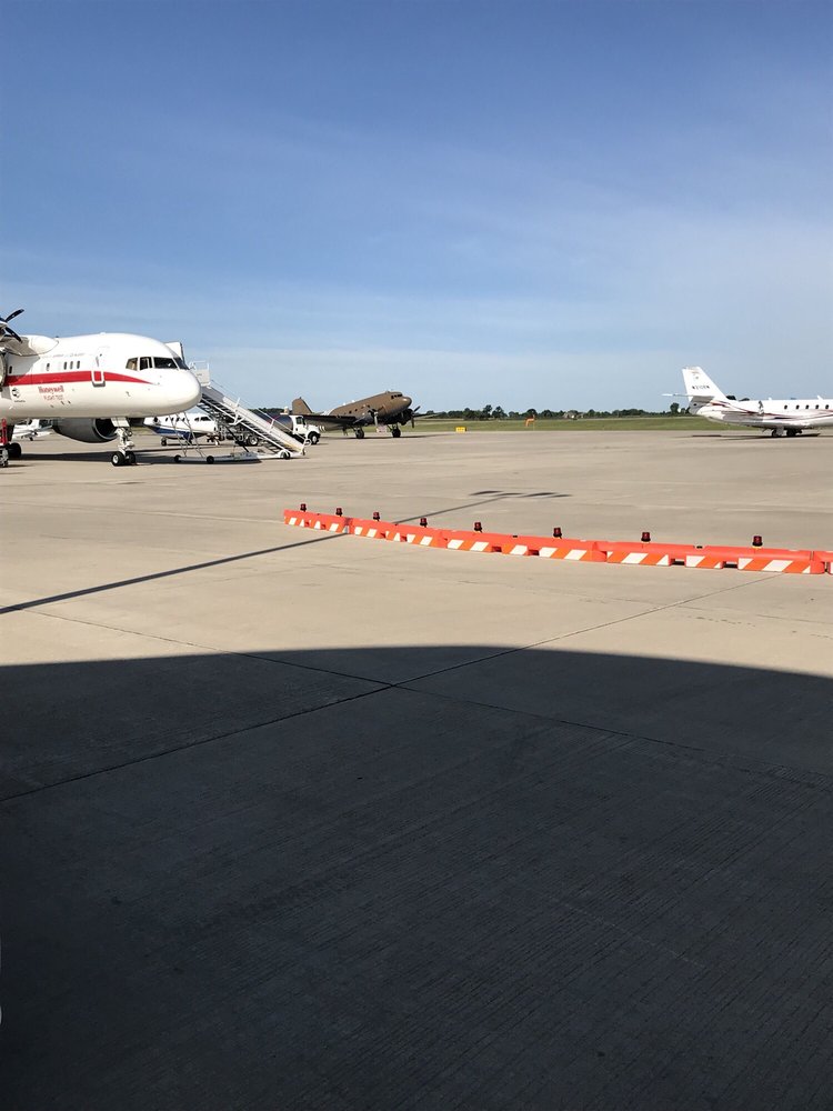 PLATINUM FLIGHT CENTER Updated September 2024 10 Photos N259 Ares