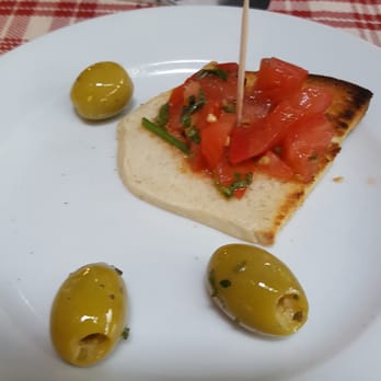 La Marianna - Bruschetta mit Oliven - Pizza Near Me - Berlin, BE