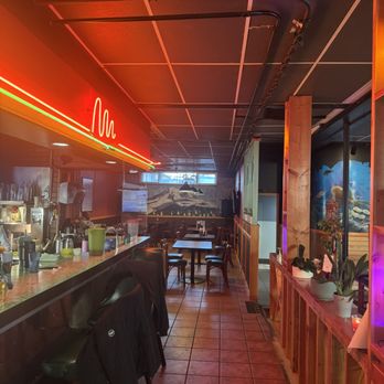 Billiard Hoang - Inner restaurant seating + bar - Vietnamese Near Me - Seattle, Washington Billiard Hoang - Inner restaurant seating + bar - Vietnamese Near Me - Seattle, Washington