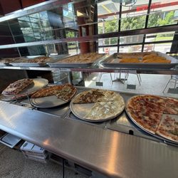 Tutto Pizza & Pasta - Big portion slices